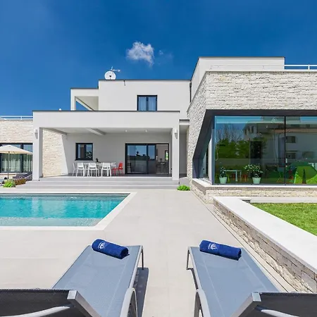 Anni Villa Porec